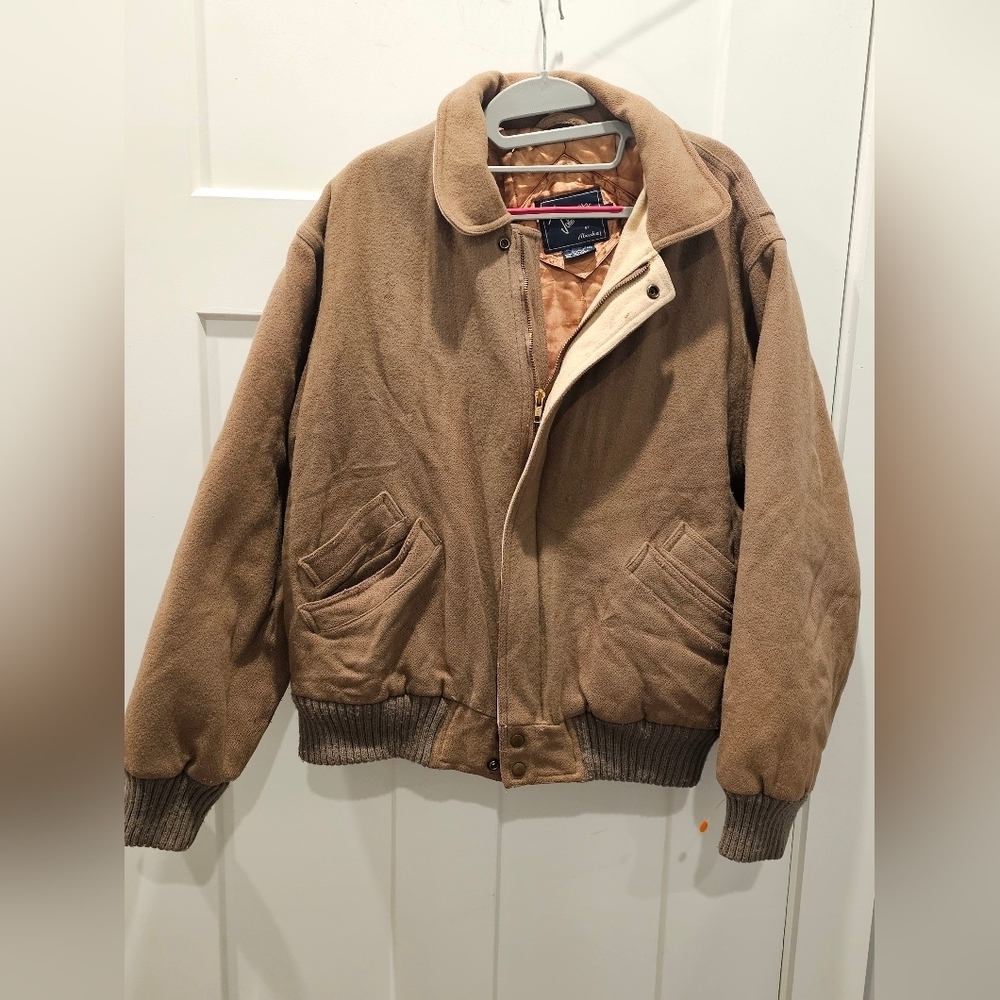 Vintage John Weitz Tan Bomber Jacket Size 44 – Quilted Lining, Zip Front